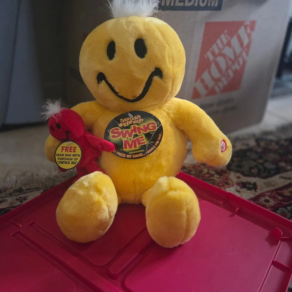 NWT Vintage Swing Me Plush Tickle Tickle Wiggle Wiggle Large Yellow Dan Dee